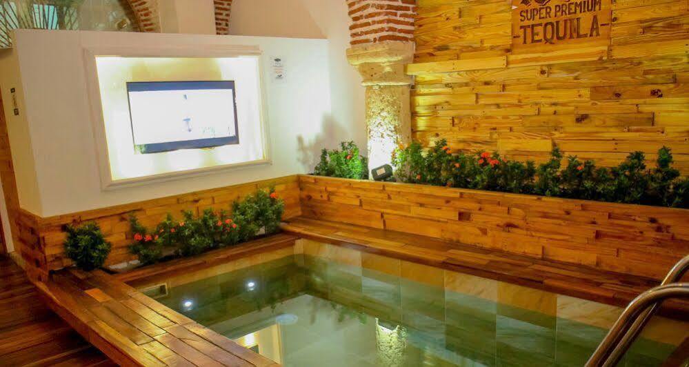 Hostal Bourbon St Boutique *