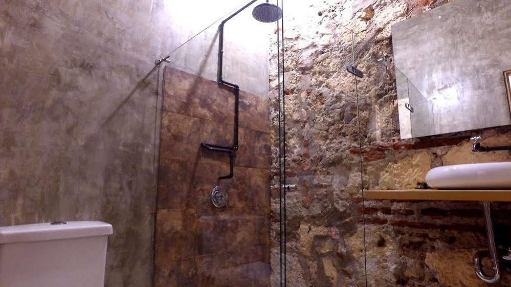 Bourbon St Boutique Hostel *