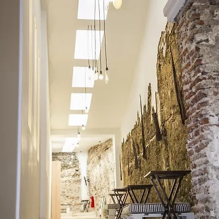 Bourbon St Boutique Hostel