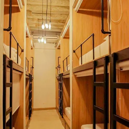 Bourbon St Boutique Hostel *
