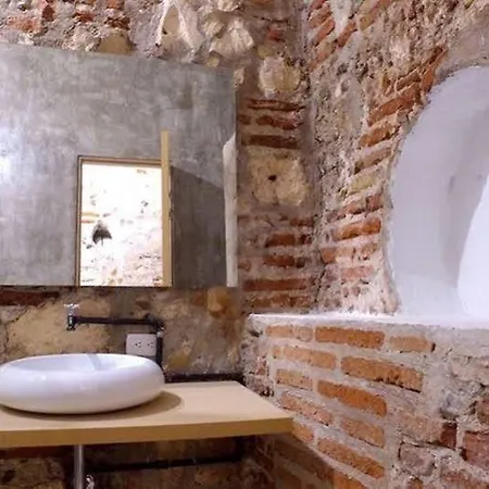 Bourbon St Boutique Hostel Cartagena